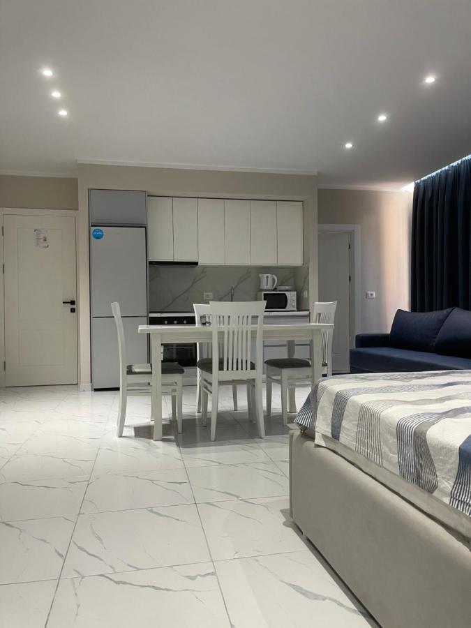 Modern Beachfront Apartments Sarandë Exteriör bild